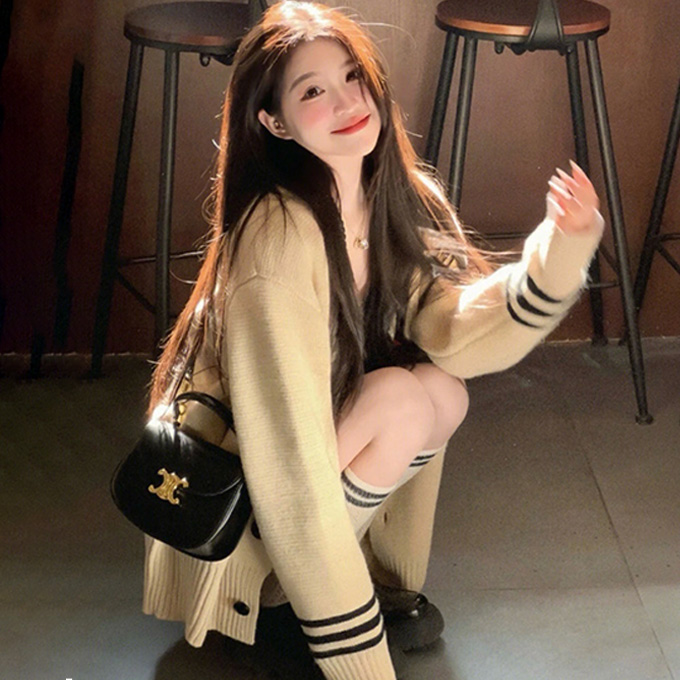 celine triomphe leather mini besace saddle bag